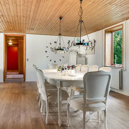 Eiko - 400m To The Fjord By Interhome